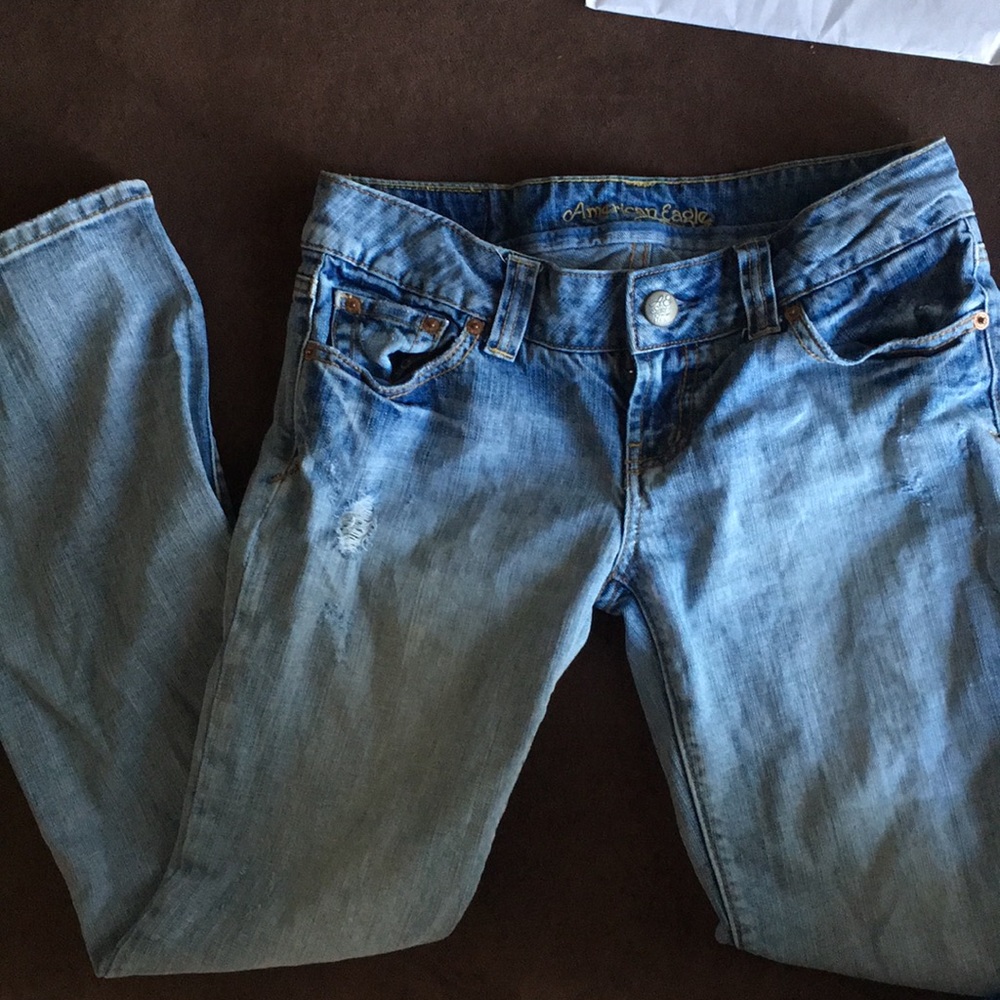 American Eagle light wash jeans